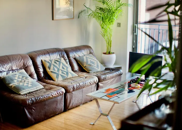 Zen Life With Urban Views - E8 Chic